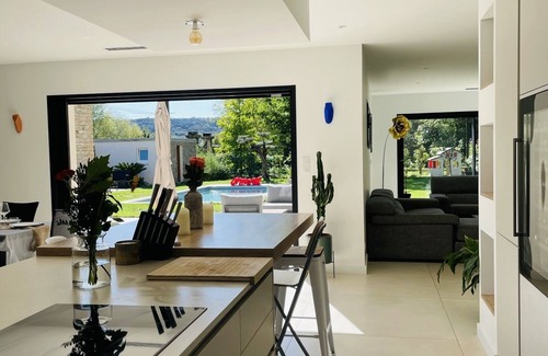 Roquemaure Villa | Exclusive - NEW - YOUR piece of Paradise - heated pool