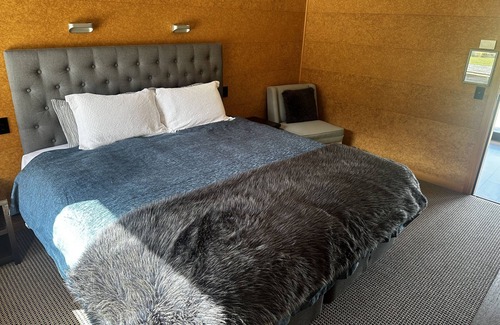 Ohau Cabin | Exclusive NZ high-country lodge hosting groups of up to 24.