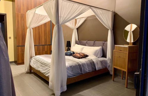 Phan Rang Bed & Breakfast | Exclusive Oceanfront Bungalow with infinity swimming pool