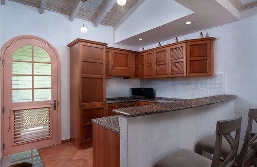 Merlin Bay Condo | Exclusive Penthouse Apartment Sugar Hill Estate Ocean Views and Beach Membership