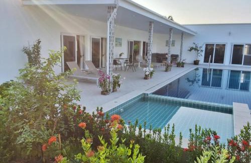 Nong Prue Villa | Exclusive Pool Villa Chaknork, Pattaya