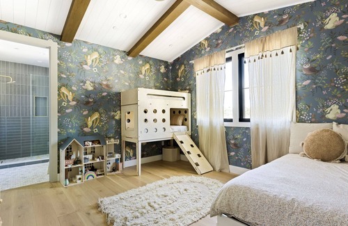 Lake Hollywood Estates House | Exclusive Private Home w/Pool & Spa + Home Theatre