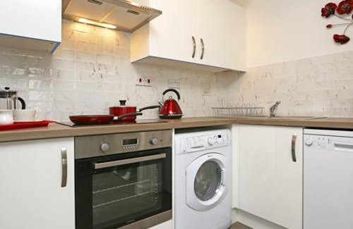 Greenwich Apartment | Exclusive Riverview Apartment