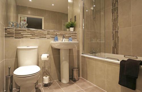 Greenwich Apartment | Exclusive Riverview Apartment