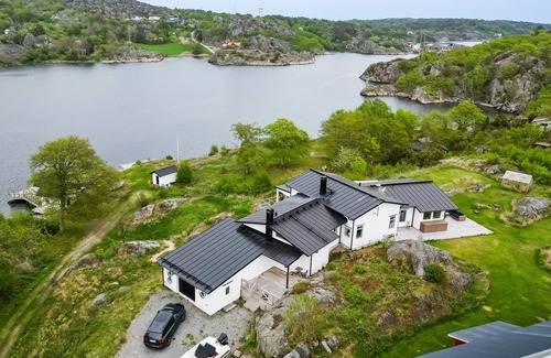 Nosund Villa | Exclusive house with private boathouse