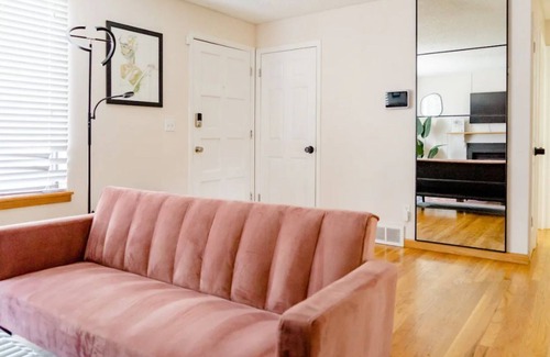 Morrison House | Exclusive Stay Private Room 3: Adults Only + Near Red Rocks