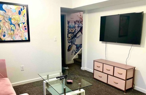 Morrison House | Exclusive Stay Private Room 1: Adults Only + Near Red Rocks