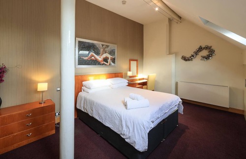 Nottingham City Centre Apartment | Exclusive Stunning Spacious Penthouse In The City