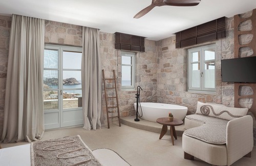 Milos Hotel | Exclusive Suite by Horizon Suites Milos