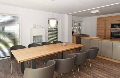 Lobbe House | Exclusive thatched roof villa Ostseefrische - exclusive thatched roof villa only 500 meters