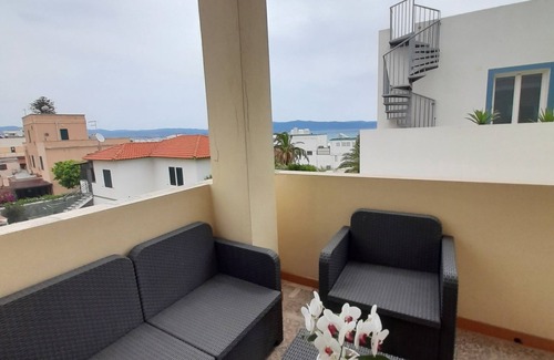 Poetto Apartment | Exclusive three-bedroom, three-bathroom apartment by the sea at Poetto