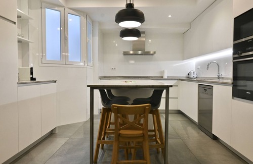 Nueva Espana Apartment | Exclusive Three Bedroom Apartment Steps from Plaza de Castilla