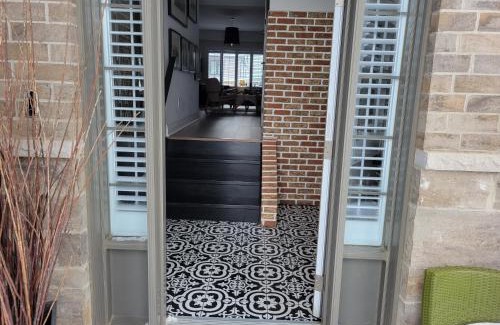 Waterloo Villa | Exclusive Townhome near West-Side Trails