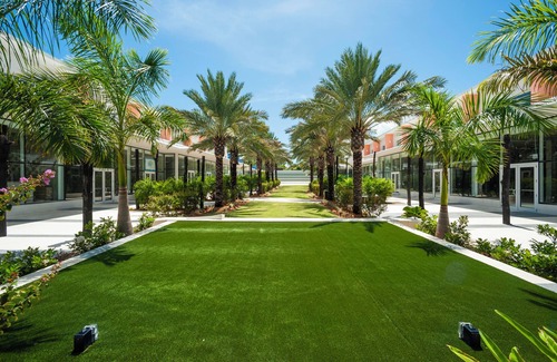 Seven Mile Beach Apartment | Exclusive Two-Bedroom Apartment
