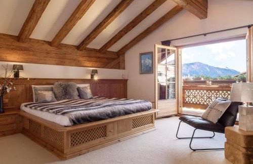 Sankt Johann in Tirol Villa | Exclusive Tyrolean Chalet near Ski lifts