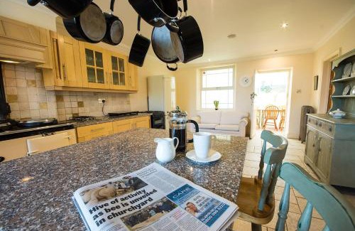 Blackwell in the Peak House | Exclusive Use Moor Grange Farm 13 Bedrooms