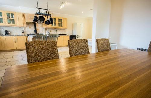 Blackwell in the Peak House | Exclusive Use Moor Grange Farm 13 Bedrooms