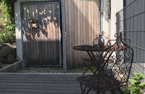 Kahnsdorf Condo | Exclusive vacation apartment directly above the water