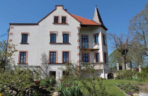 Teisendorf Apartment | Exclusive vacation apartment in art nouveau villa