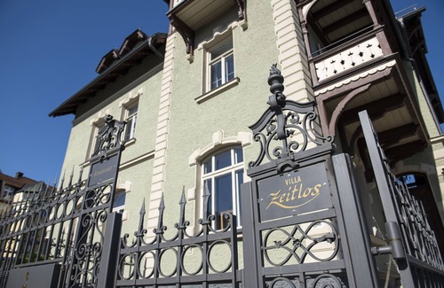 Traunstein Villa | Exclusive vacation apartment (up to 6 persons) "ZEITREISE 1891"