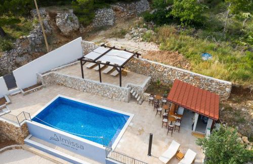 Ruskamen Villa | Exclusive Villa Almissa with swimming pool and sea view