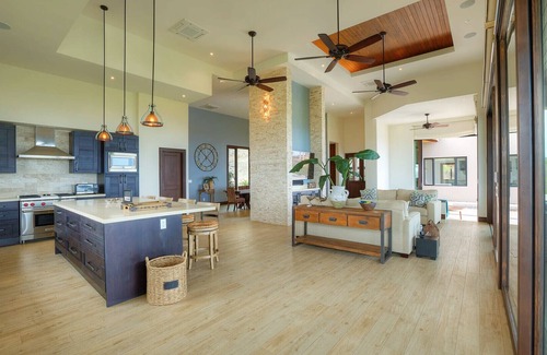 Brasilito Villa | Exclusive Villa: Gym, Infinity Pool & Housekeeping – Casa Symbiotica