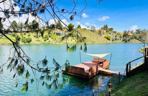 El Penol Villa | Exclusive Villa - Lake View - Forest