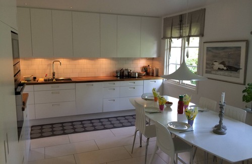 Taby Municipality Villa | Exclusive villa near Stockholm - the city on the day, barbecue in the garden in the evening