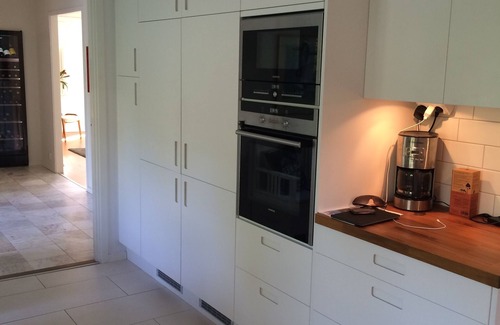 Taby Municipality Villa | Exclusive villa near Stockholm - the city on the day, barbecue in the garden in the evening