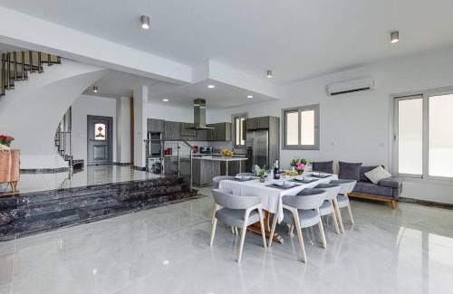 Kissonerga House | Exclusive Villa on the seafront !