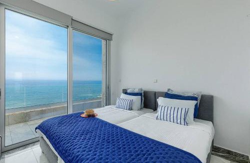 Kissonerga House | Exclusive Villa on the seafront !