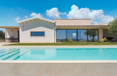 Noto Villa | Exclusive villa with pool near Noto - DiCasaInSicilia