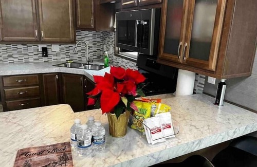 Westford House | Exclusively Pymatuning Tiny Home w hot tub