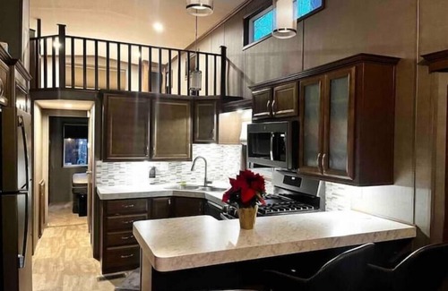 Westford House | Exclusively Pymatuning Tiny Home w hot tub