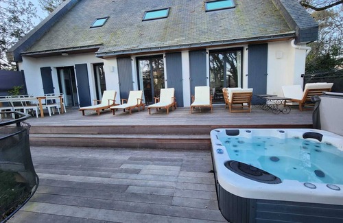 Saint-Jean-la-Poterie Villa | Exclusivité : Villa Avec Salle de Sport, Sauna, Jacuzzi & Parc Arboré