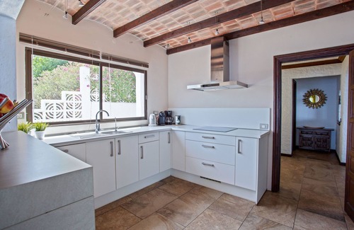 Santa Ursula Villa | Exclusivity for the highest standards in the traditional style.