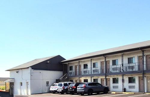 South Arlington Hotel | Exclusivo Inn by OYO Grand Prairie, TX