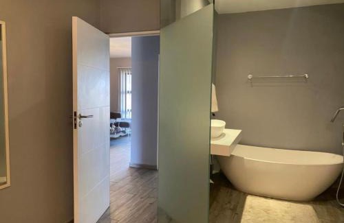 Sandown Apartment | Executive 2-bed in sandton city