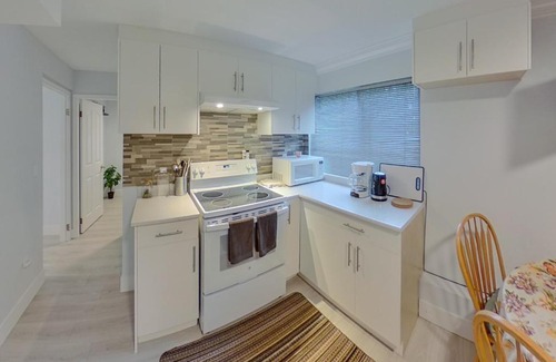 Guildford House | Executive 2 Bedroom 1 Bath suite.