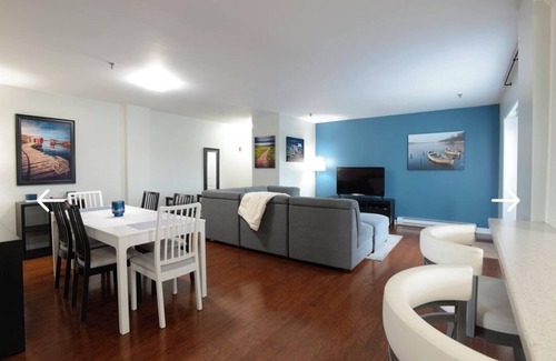 Terra Nova Condo | Executive 2 bedroom, I bathroom, City Centre condo