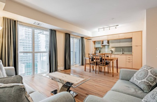 Fashion District Apartment | Executive 2 Beds by Rogers Centre, Ripley’s Aquarium & Free Parking