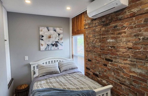 Walkerville Hotel | Executive 2BD 58` TV+Wifi+AC+Parking+Kitchen