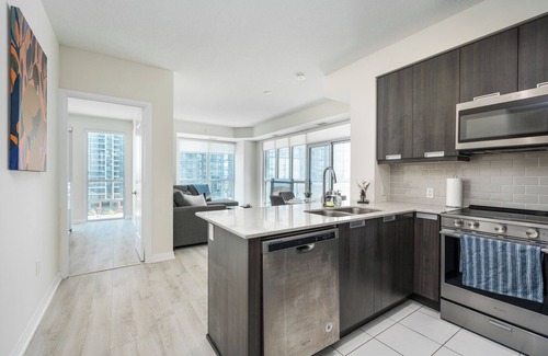 Hurontario Apartment | Executive 2BR-2Bath, Parking, Breathtaking View