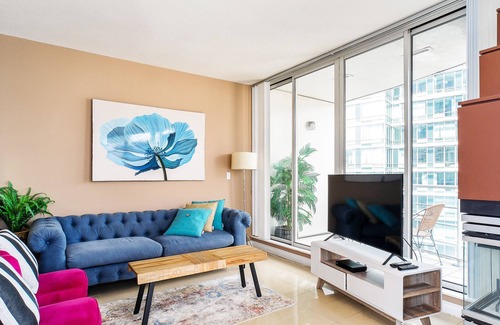 Coal Harbour Condo | Executive 3 bdrm Condo in a 5 Star Downtown Vancouver Building