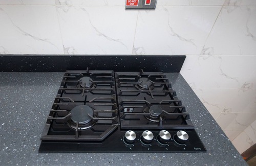 Accra Apartment | Executive 3-Bedroom Furnished Apartment - just 25 mins drive from the Airport