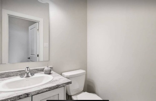 Carleton Place House | Executive 4 bedroom Corner Home in Carleton Place w/ Great Amenities