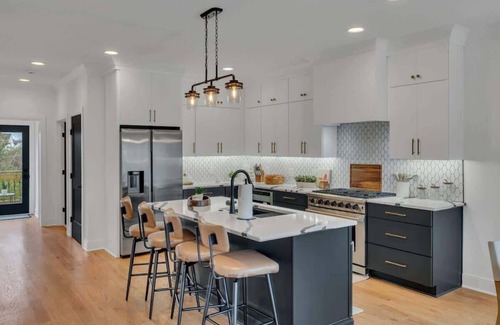 Nashville House | Executive 4BR/4BA Rental | Rooftop + River Views