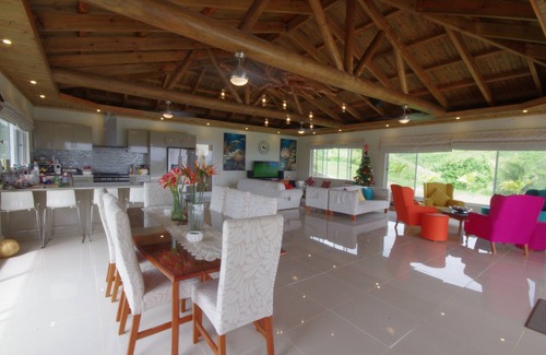 Northern Division Villa | Executive 5 bedroom homestead on your private hill with breathtaking ocean views