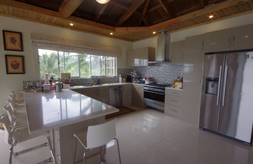 Northern Division Villa | Executive 5 bedroom homestead on your private hill with breathtaking ocean views