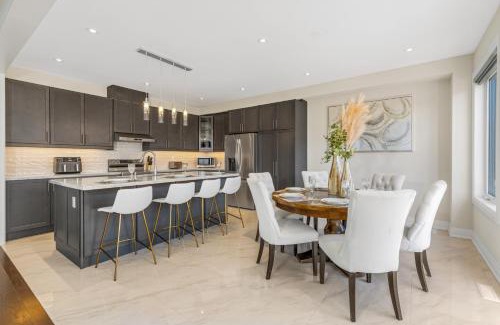 Brampton House | Executive 5BR-4BATH Detached Bramp/Miss Border